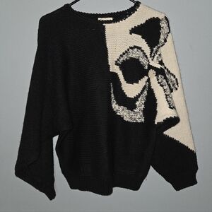 Vintage 80s Black White Floral Knit Sweater Womens Size Medium Beaded Soft Fuzzy